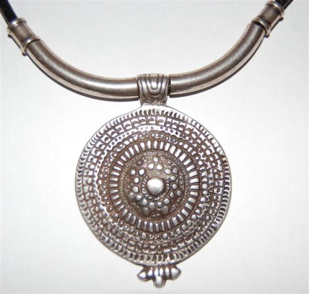COLGANTE ETNICO